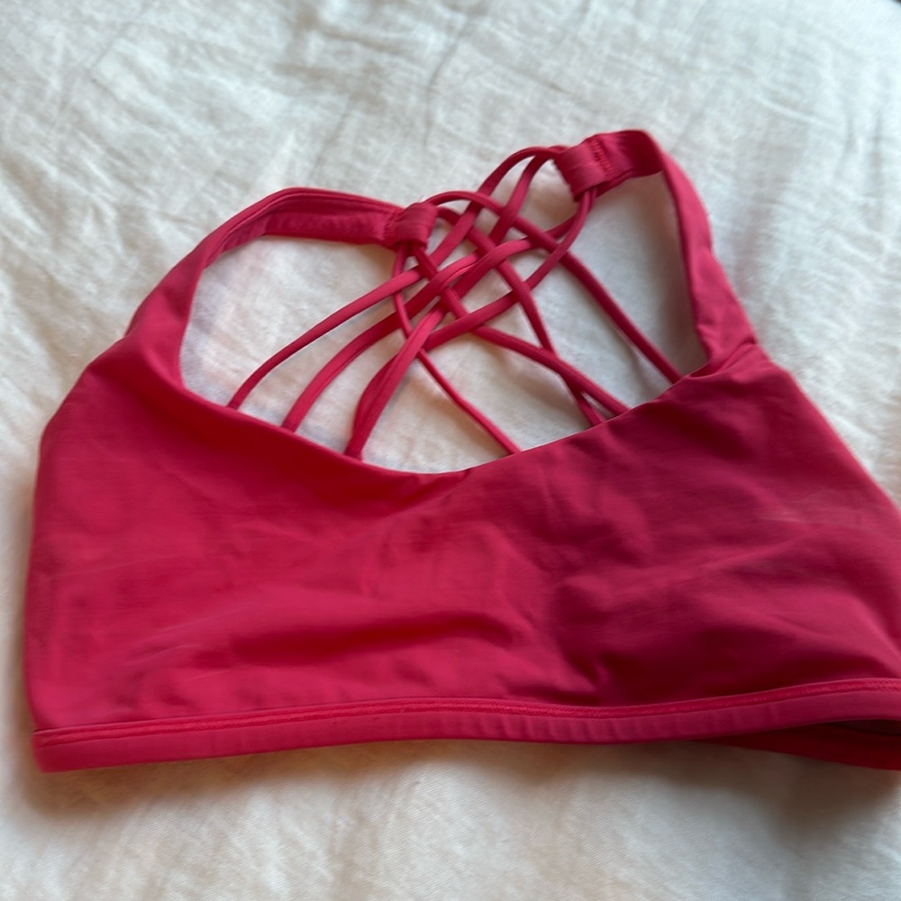 Lipgloss pink lululemon bra! Size 6